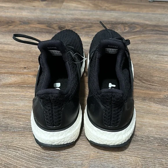 Adidas Women’s Ultraboost sneaker - Picture 4 of 6